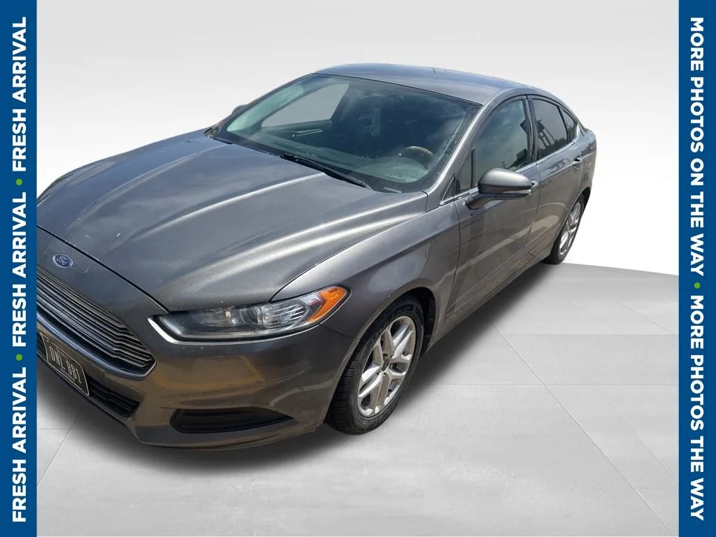 Used 2014  Ford SE image 1