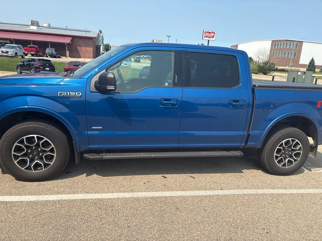 2017 Ford F-150 XLT - Photo 2