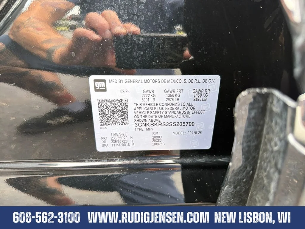 Used 2025 Black Chevrolet RS image 28