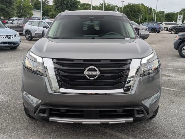 Used 2025 Gray Nissan SL image 8