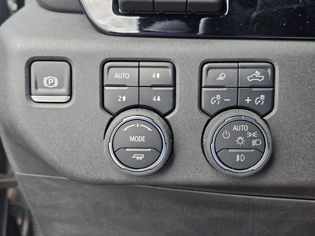 Used 2025 Sterling Gray Metallic Chevrolet High Country image 20