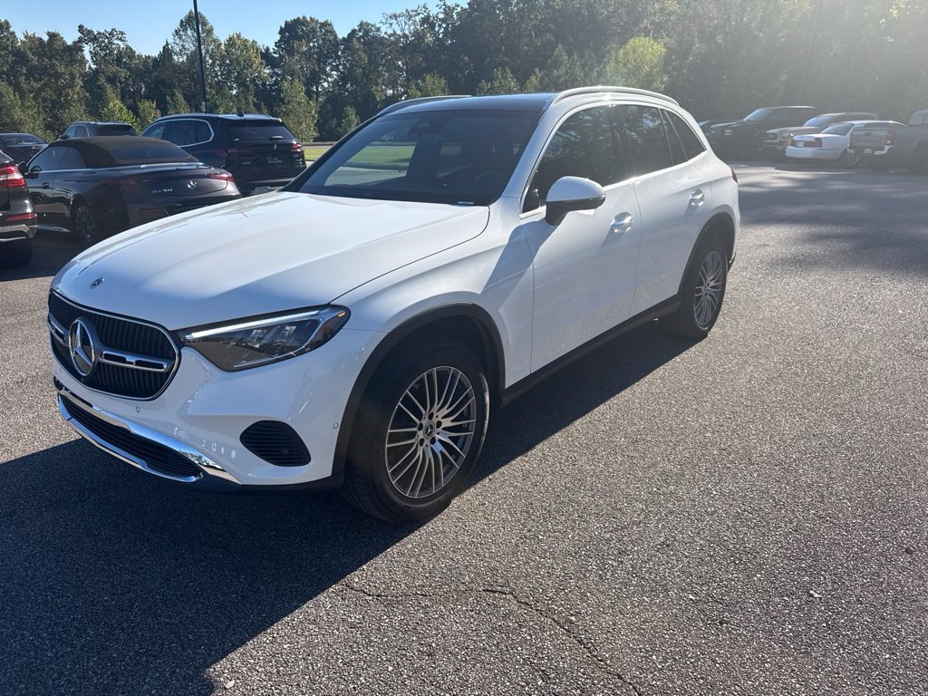Used 2026 White Mercedes-Benz GLC 300 image 1