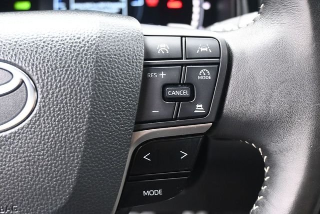 Used 2025  Toyota SE image 7