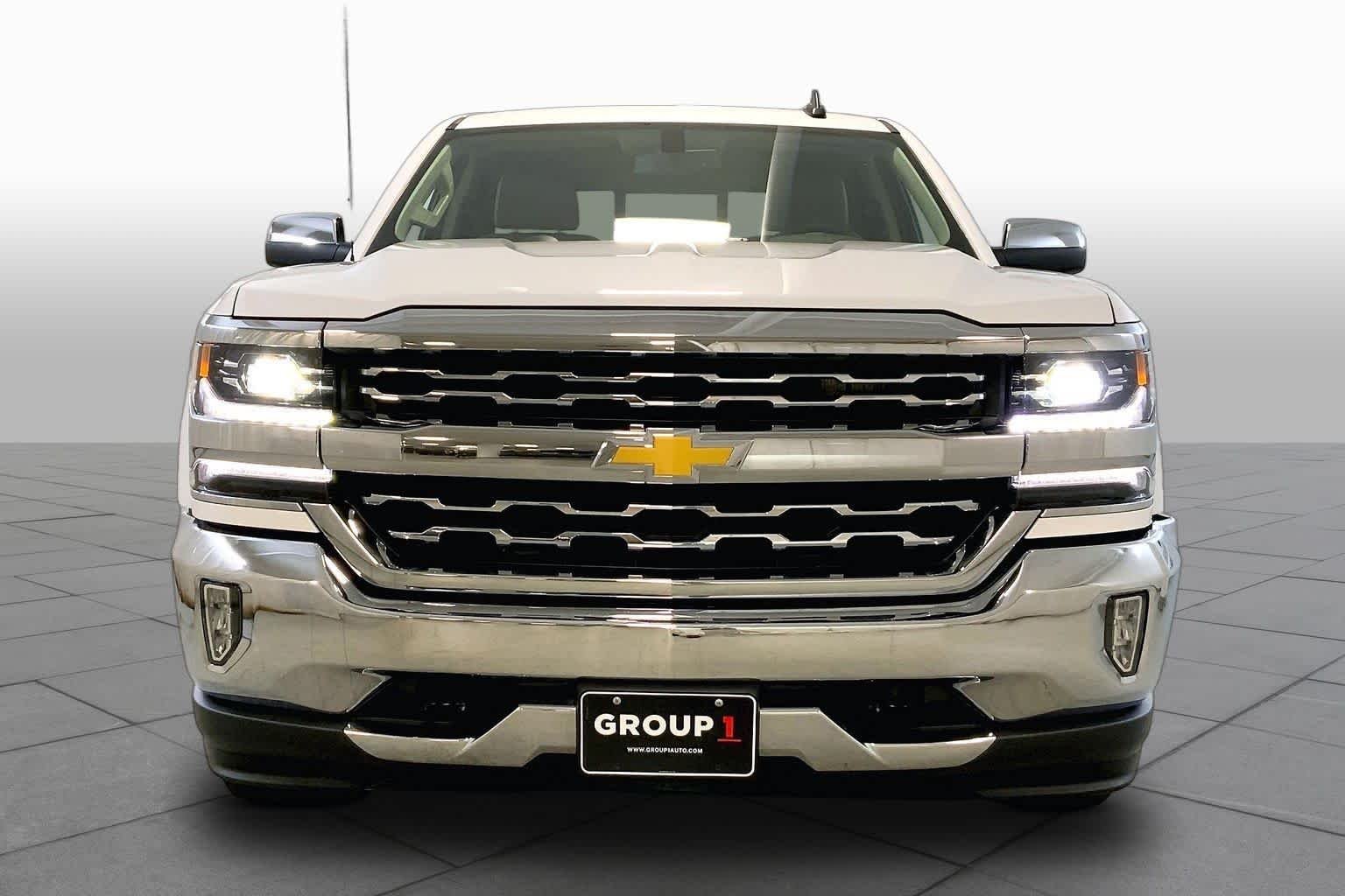 Used 2018 Summit White Chevrolet LTZ image 3