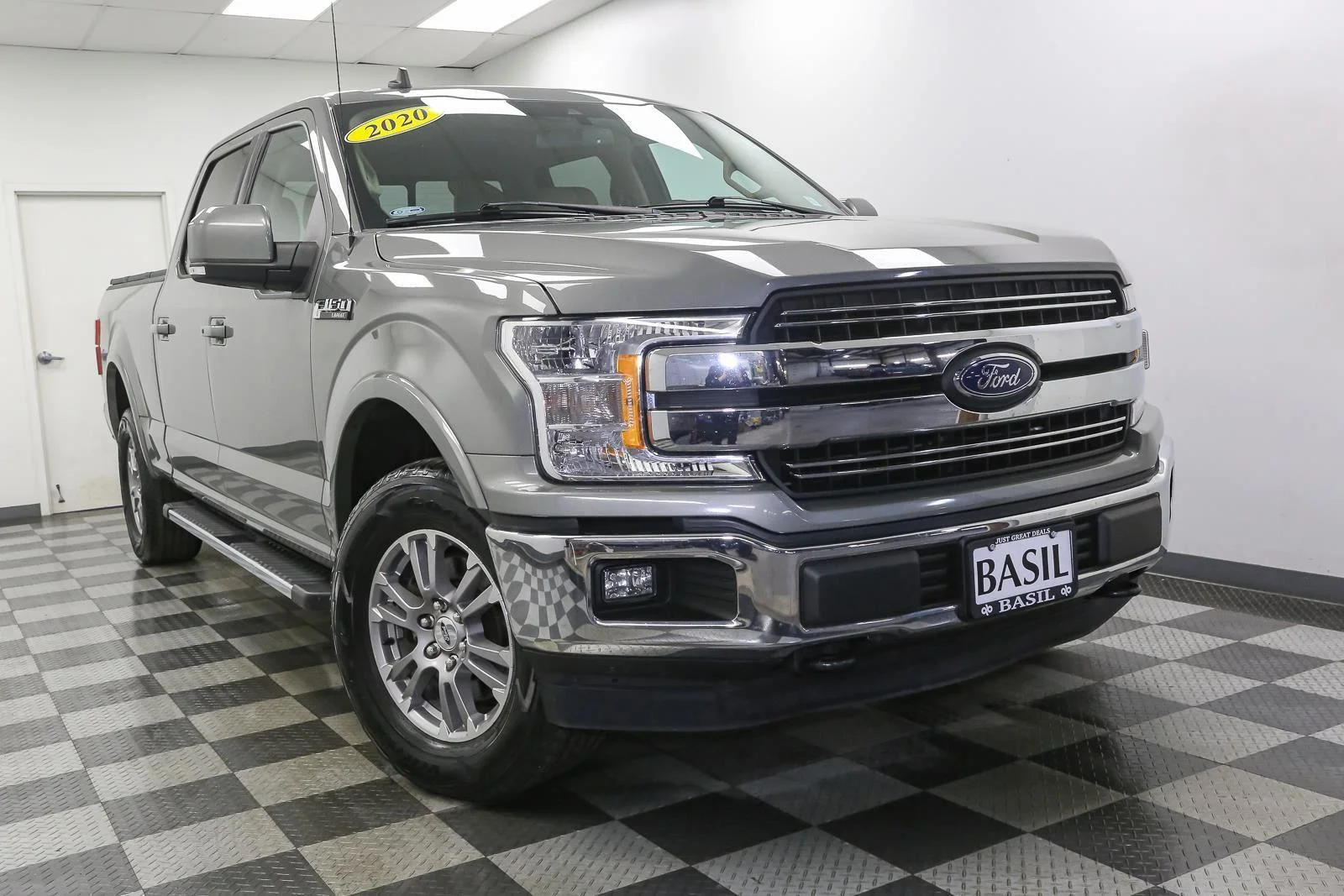 Used 2020 Silver Spruce Ford LARIAT image 2