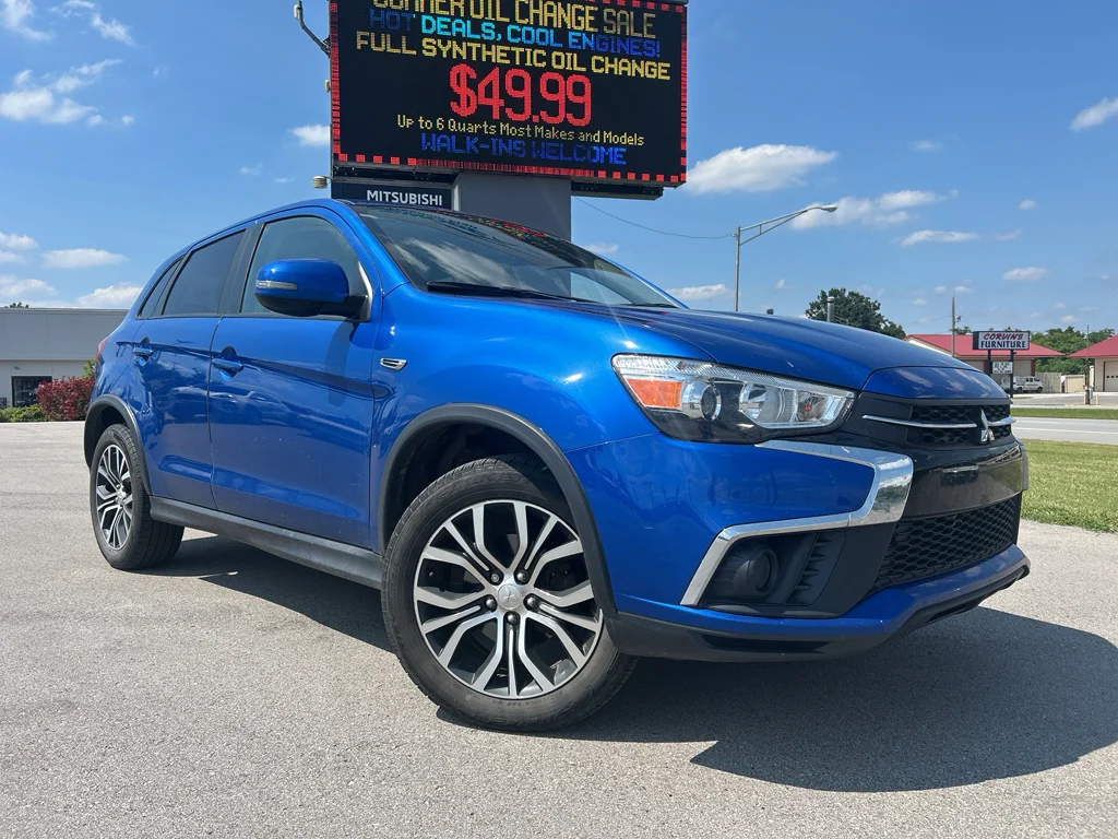 Used 2018 Octane Blue Metallic Mitsubishi ES 2.0 image 1
