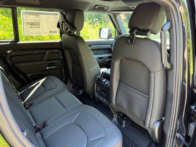 New 2026 Santorini Black Land Rover S image 16