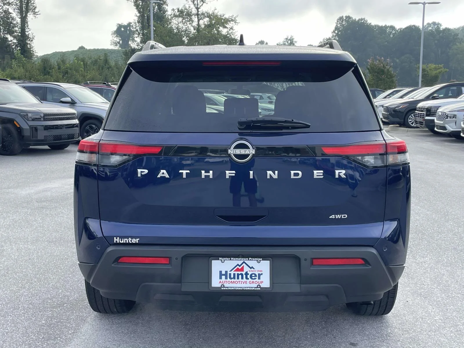 2025 Nissan Pathfinder SV - Photo 28