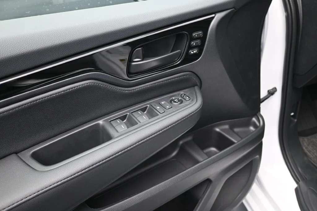 New 2027 Platinum White Pearl Honda Touring image 29