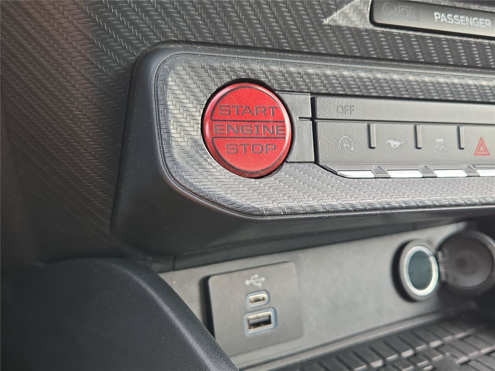 2024 Ford Mustang EcoBoost - Photo 28