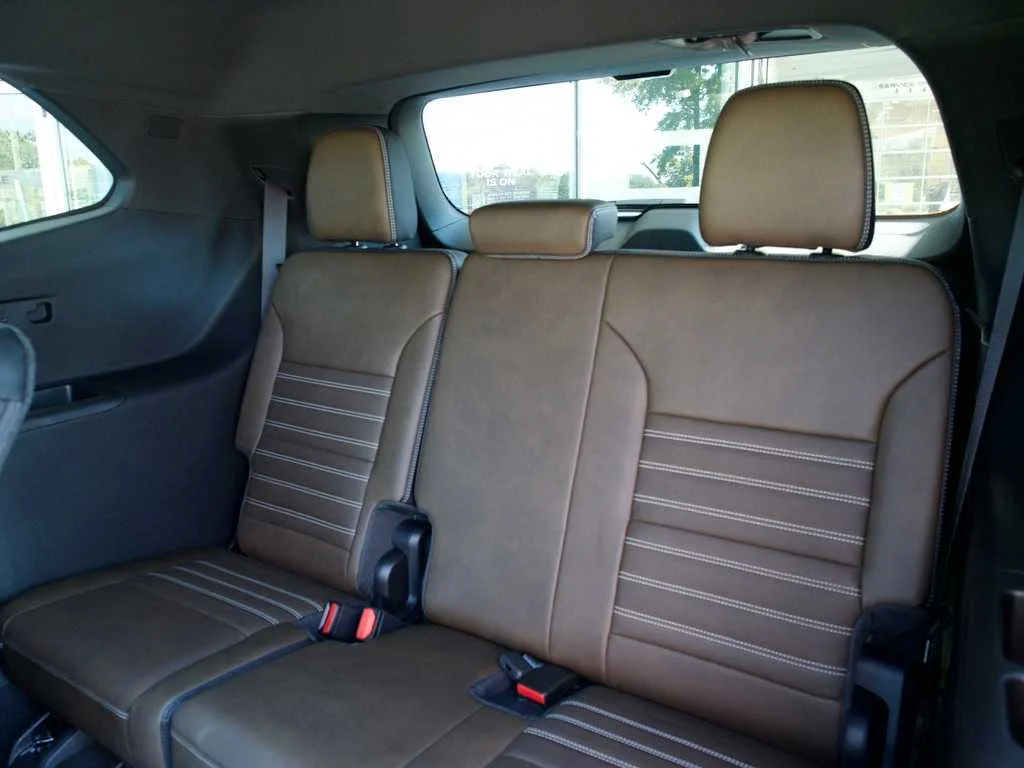 New 2027 Glacier White Tricoat GMC Denali Ultimate image 11