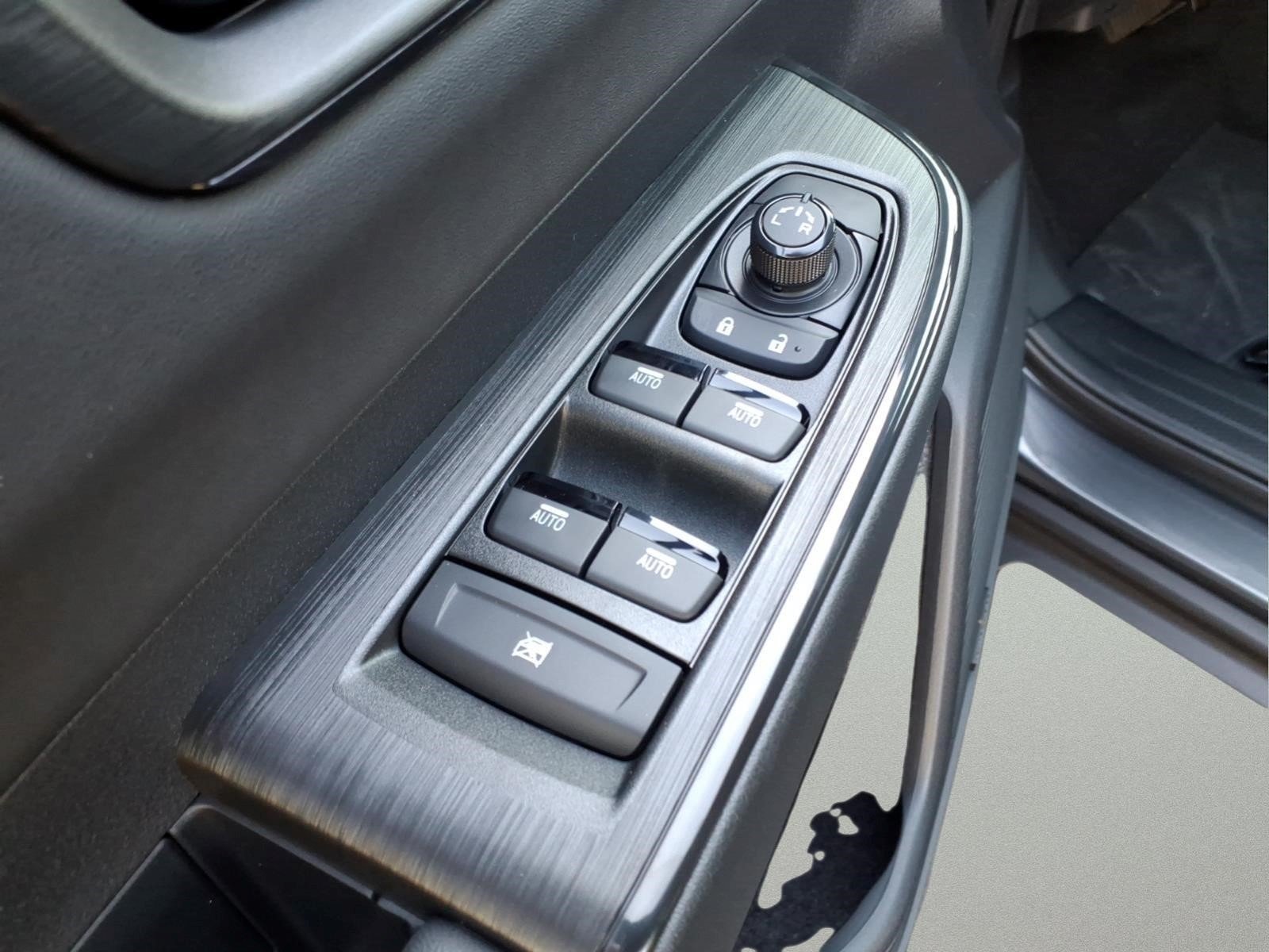 New 2026 MAGNETITE GRAY METALLIC Subaru Wilderness image 9