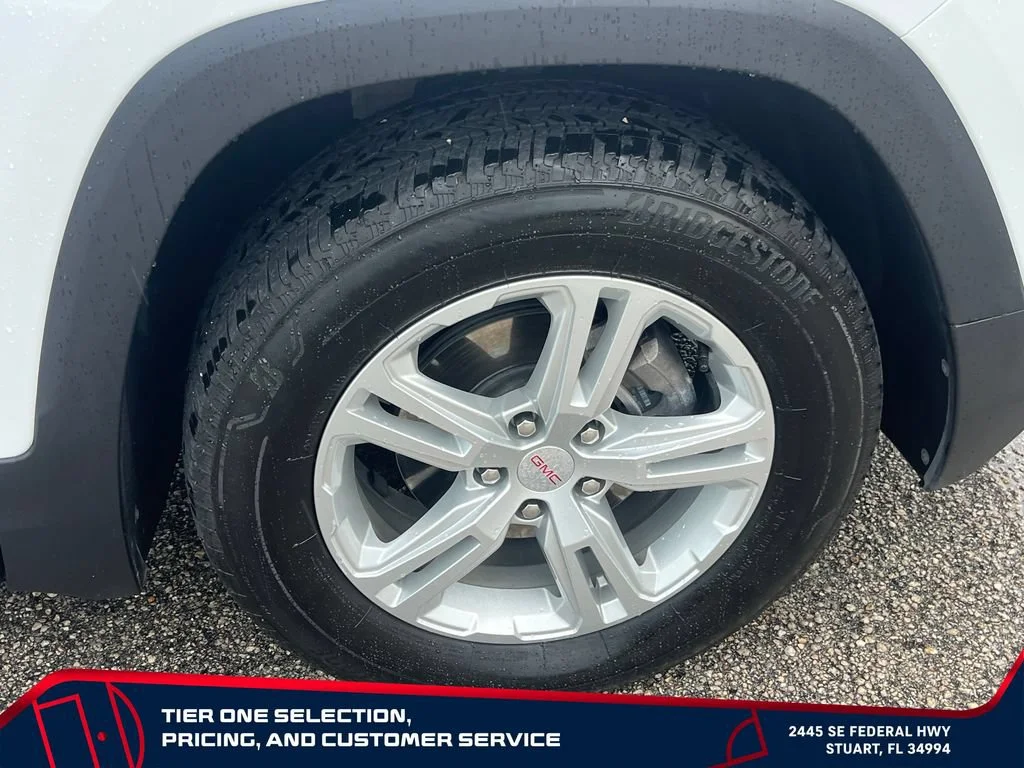 Used 2024 Summit White GMC SLE image 21