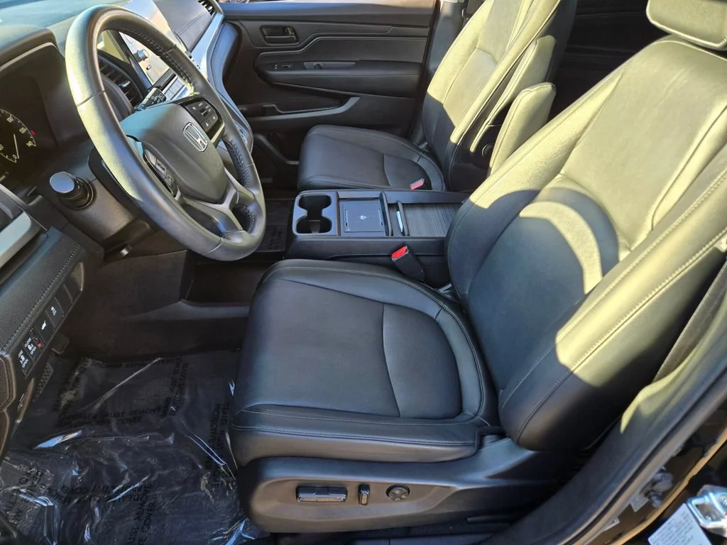 Used 2025 Black Honda EX-L image 10