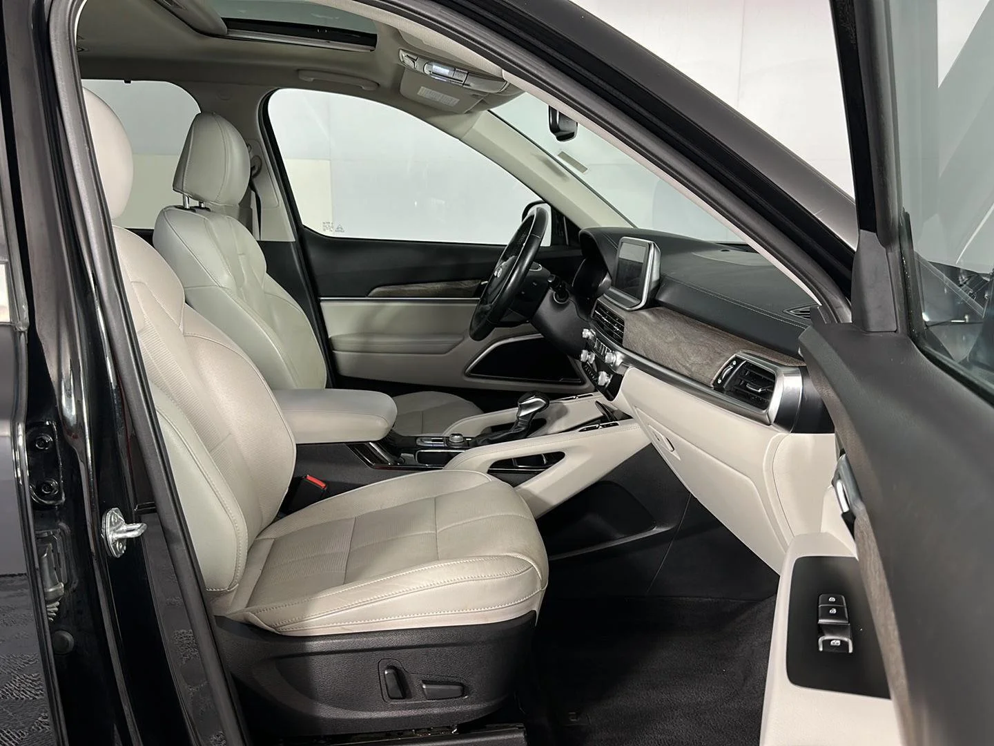Used 2021 Ebony Black Kia EX image 35