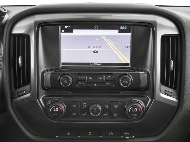 Used 2018 Silver Ice Metallic Chevrolet LT image 20