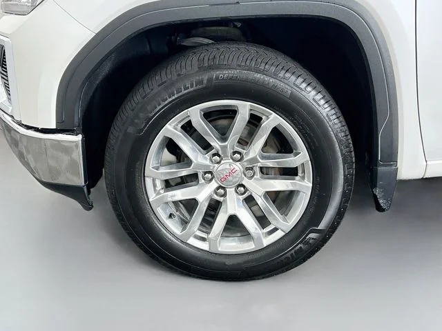 Used 2021 White GMC SLT image 30
