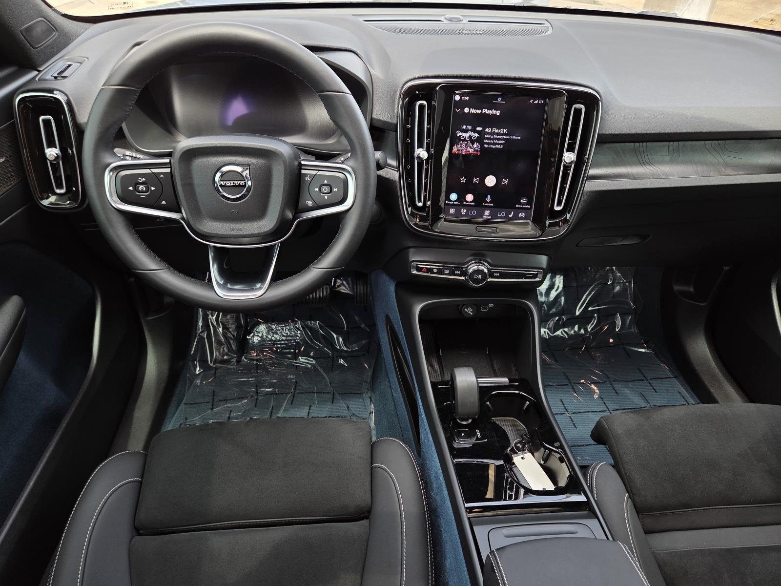 Used 2023 Thunder Gray Metallic Volvo Ultimate image 12