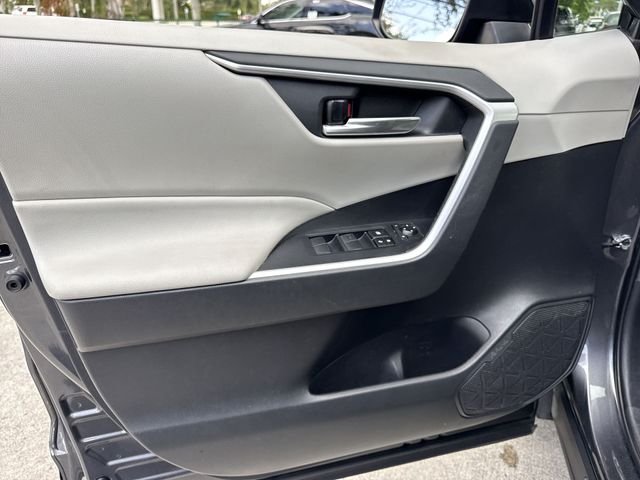 2021 Toyota RAV4 XLE - Photo 13