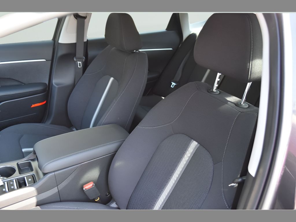 Used 2025 Portofino Gray Hyundai SE image 26