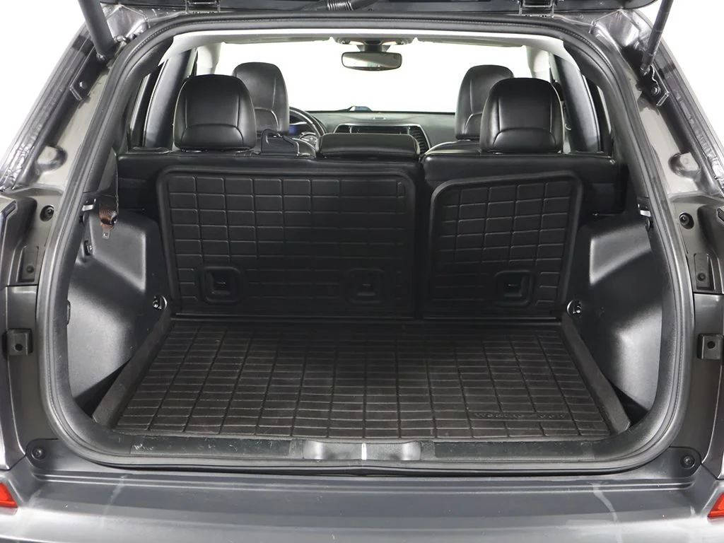 Used 2019 Gray Jeep Limited image 19