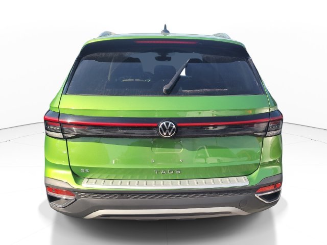Used 2025 Green Volkswagen 1.5T SE image 4