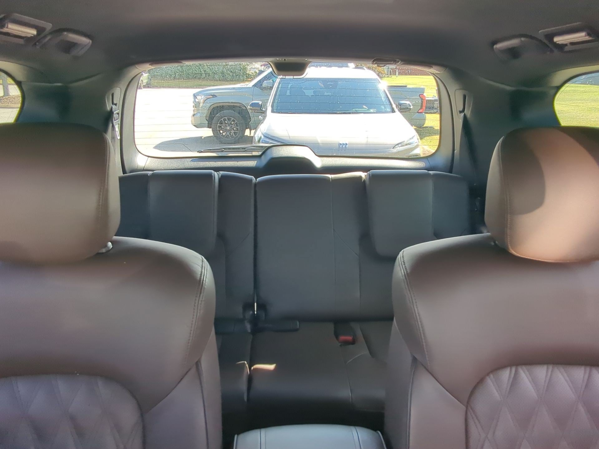 Used 2022  Nissan Platinum image 22