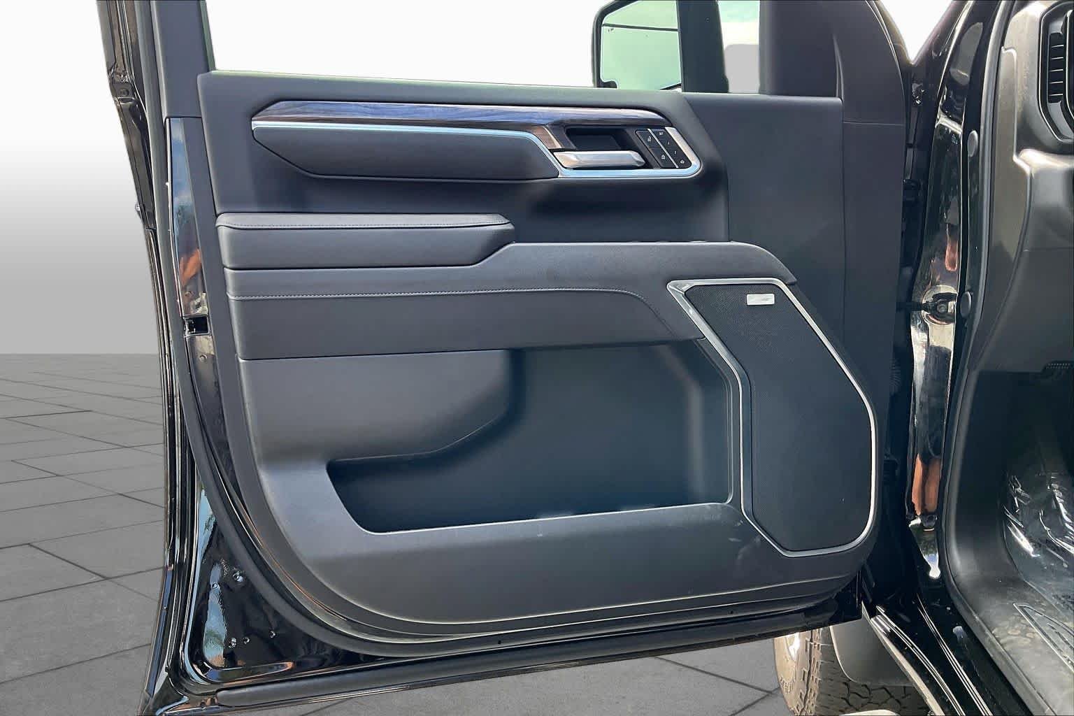 2025 Chevrolet Silverado 2500HD LTZ - Photo 22