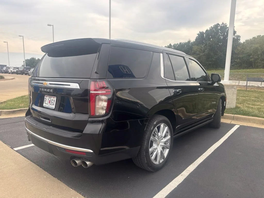 Used 2021 Black Chevrolet High Country image 3