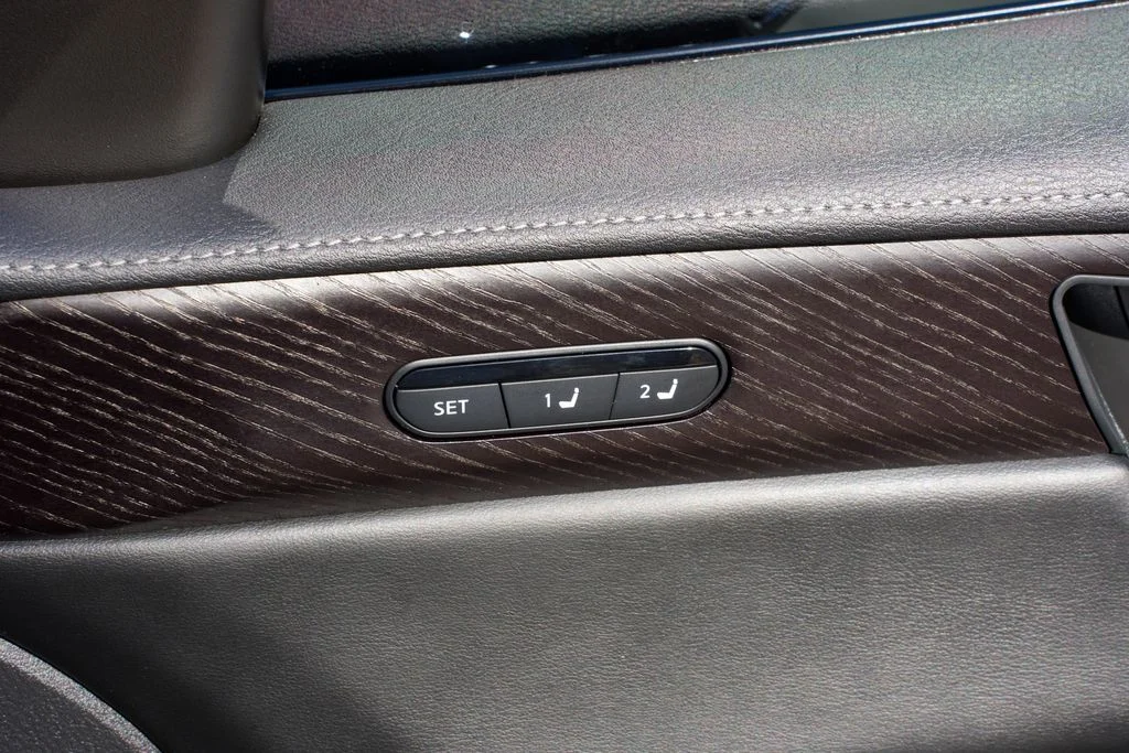 Used 2023 Black INFINITI Sensory image 53