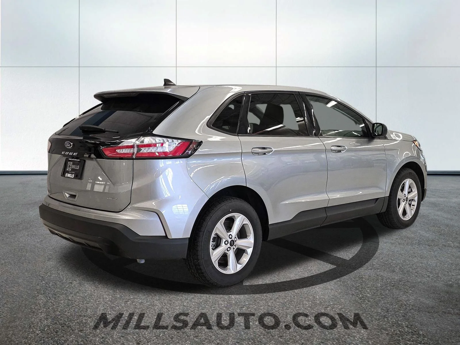 New 2024 Iconic Silver Metallic Ford SE image 8