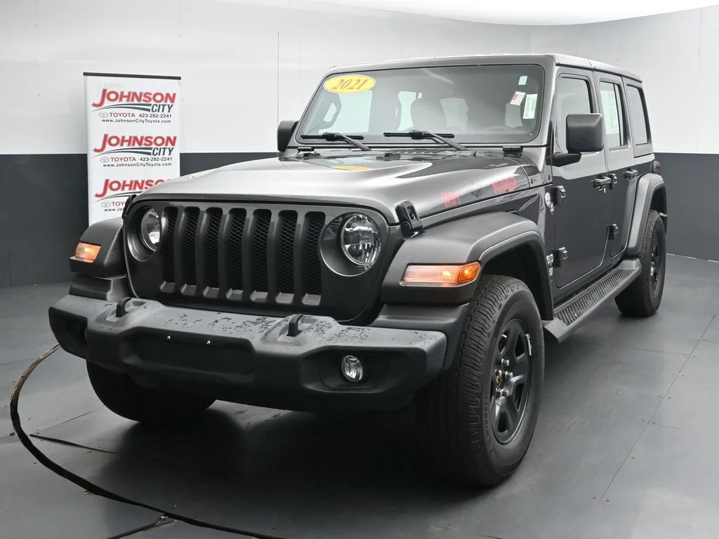 Used 2021 Gray Jeep Unlimited Sport image 4