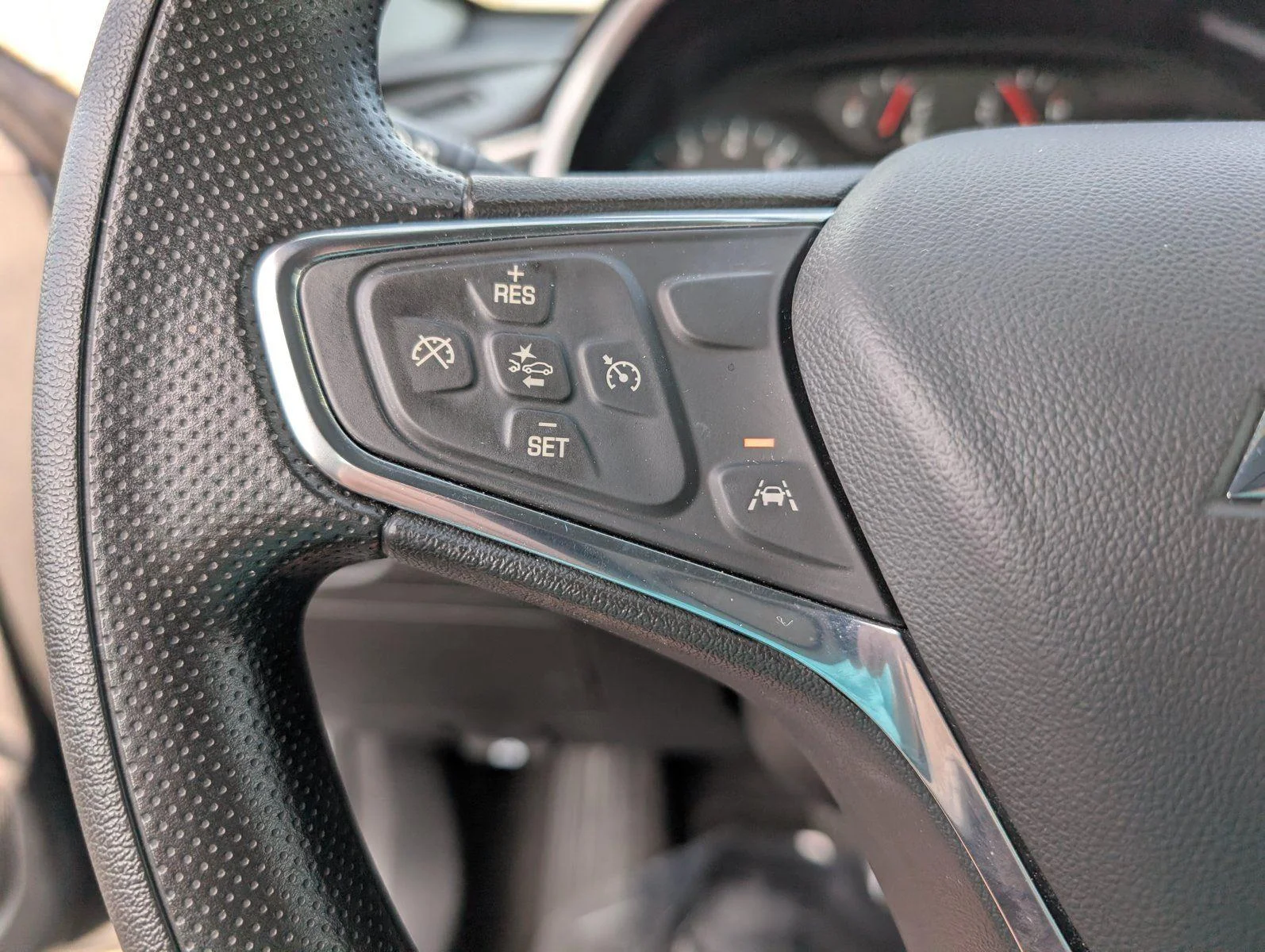 Used 2024 Sterling Gray Metallic Chevrolet 1LT image 26