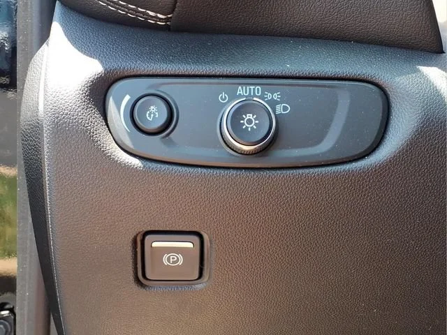 Used 2023 Black Chevrolet 2LT image 11