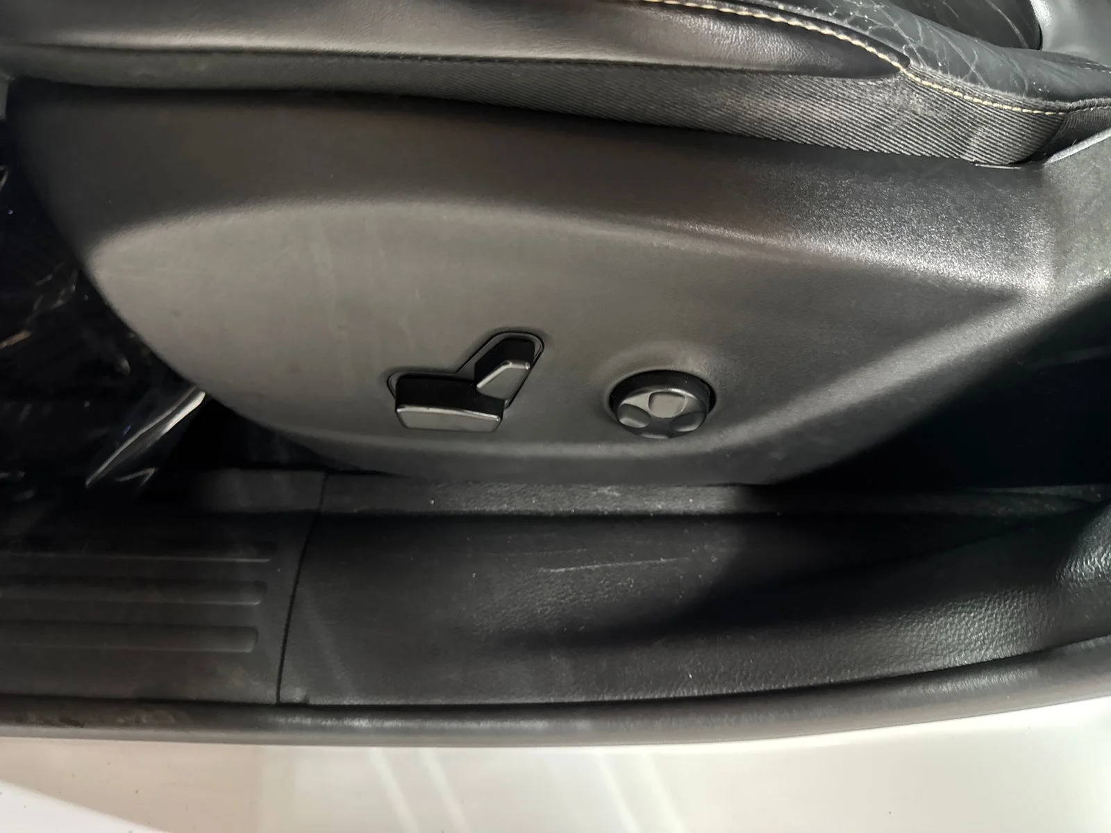 Used 2017 White Jeep Limited image 18
