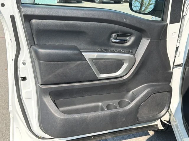 Used 2022 White Nissan SV image 16