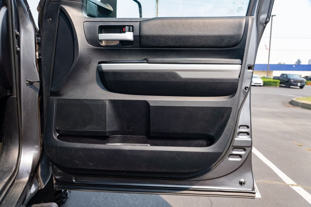Used 2016 Magnetic Gray Metallic Toyota SR5 image 30