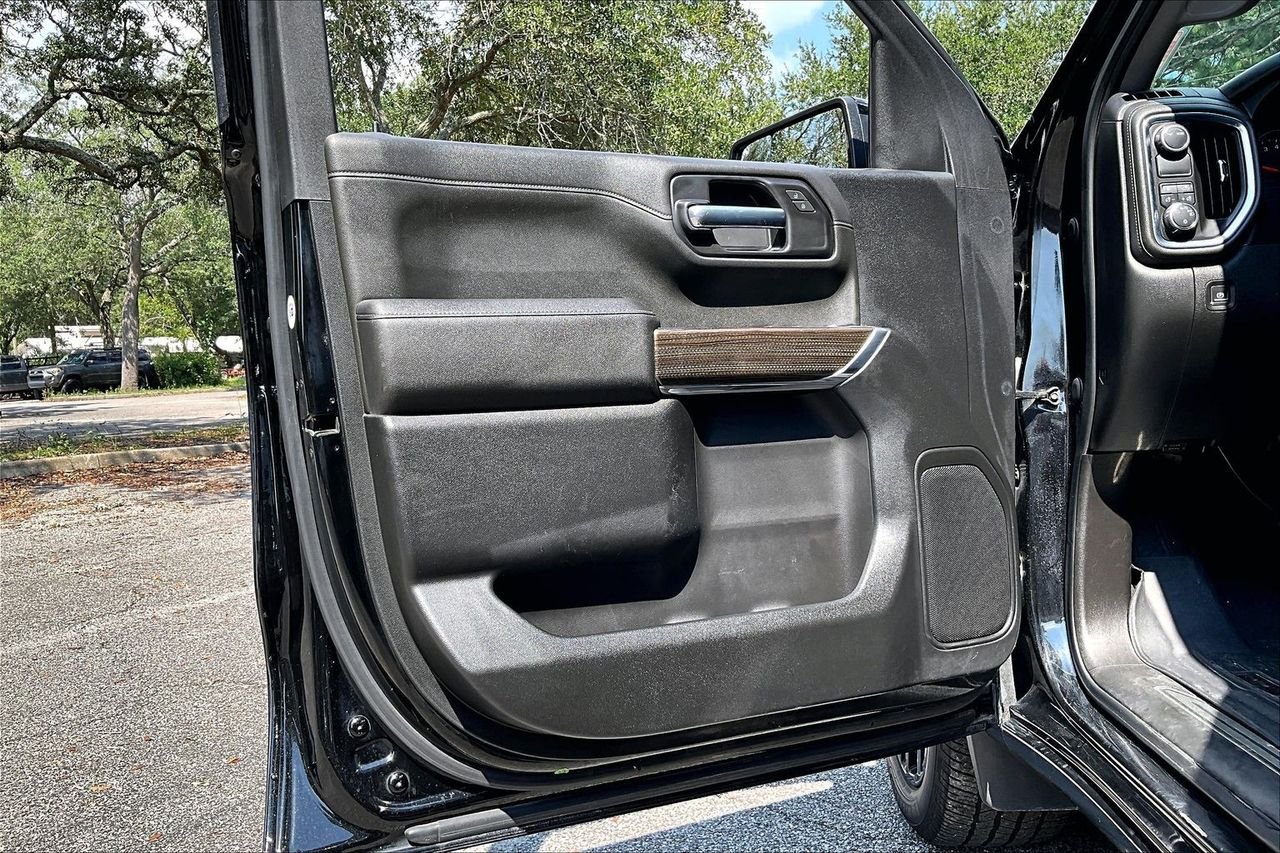 Used 2021 Black Chevrolet RST image 17