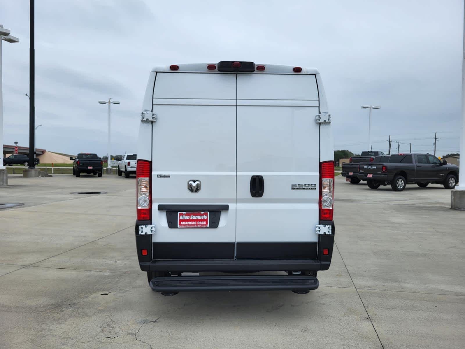 New 2026 Bright White Clear-Coat Exterior Paint RAM Tradesman image 4