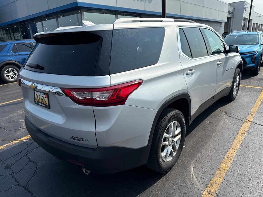 Used 2018 SILVER ICE METALLIC Chevrolet LT Cloth image 6