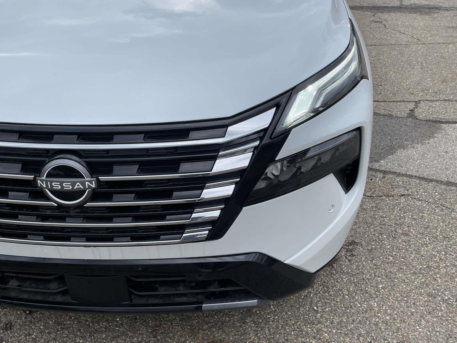 New 2026 Everest White Pearl/Super Black Nissan Platinum image 46