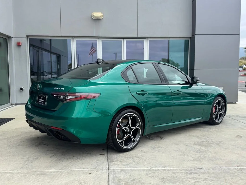 New 2026 Verde Fangio Metallic Alfa Romeo Base image 6