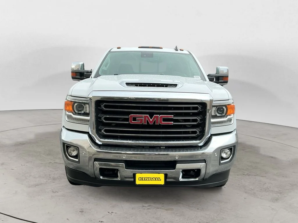 Used 2018 White GMC SLT image 2