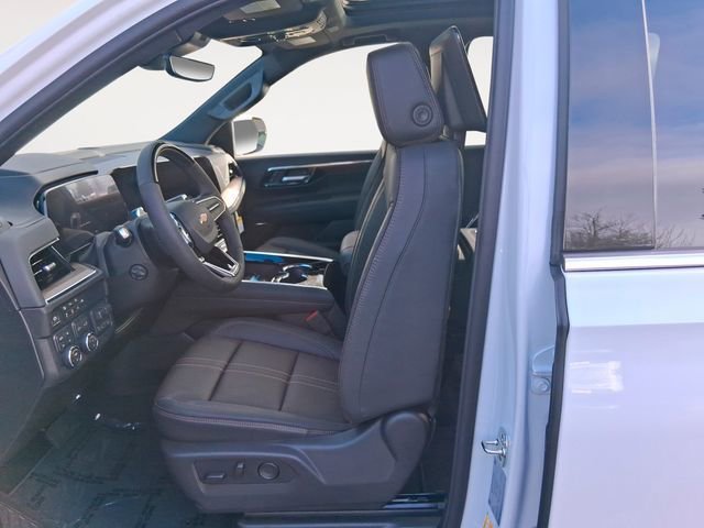 New 2026 Polar White Tricoat Chevrolet High Country image 9