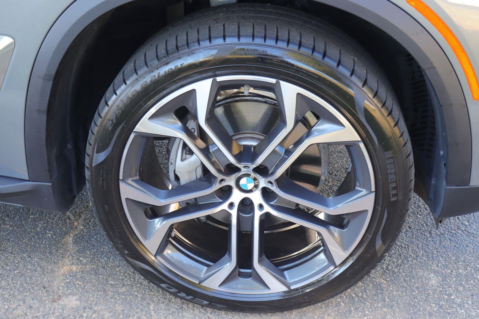 Used 2026 Skyscraper Grey Metallic BMW sDrive40i image 40