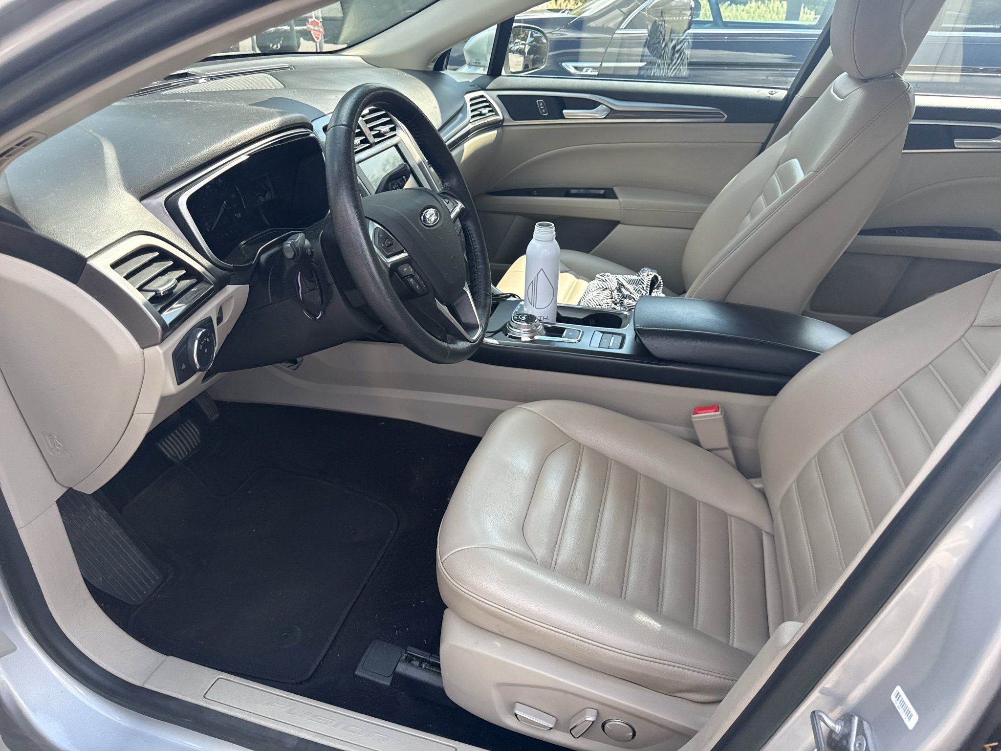 Used 2019 Ingot Silver Metallic Ford SEL image 6