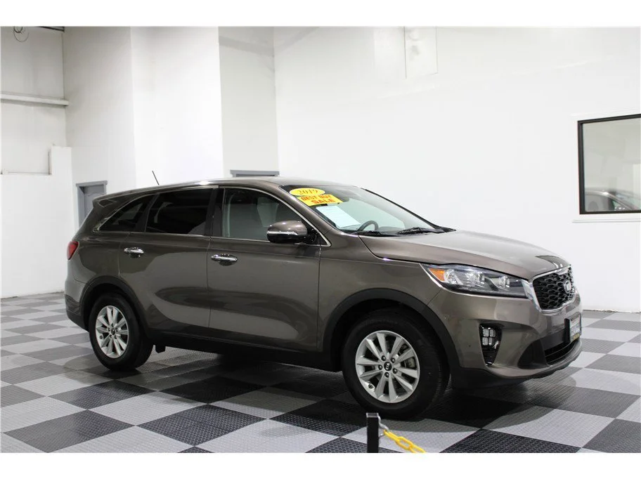 2019 Kia Sorento LX AT's photo