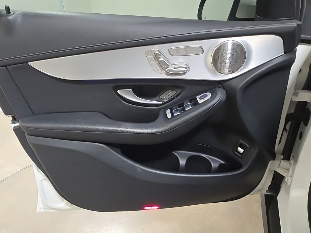 Used 2023 Polar White Mercedes-Benz GLC 300 Coupe image 24