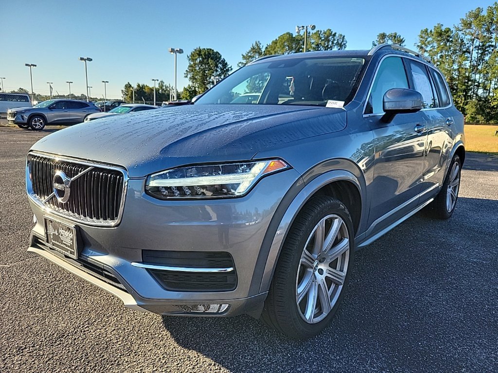 Used 2019 Gray Volvo T6 Momentum image 3