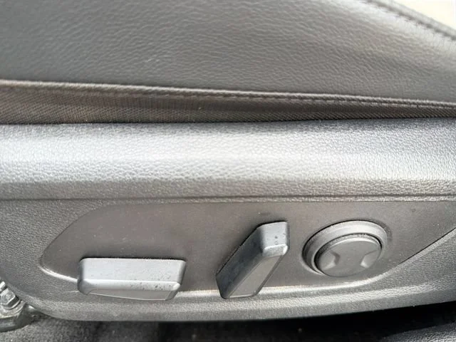 Used 2025 Black Kia EX image 15